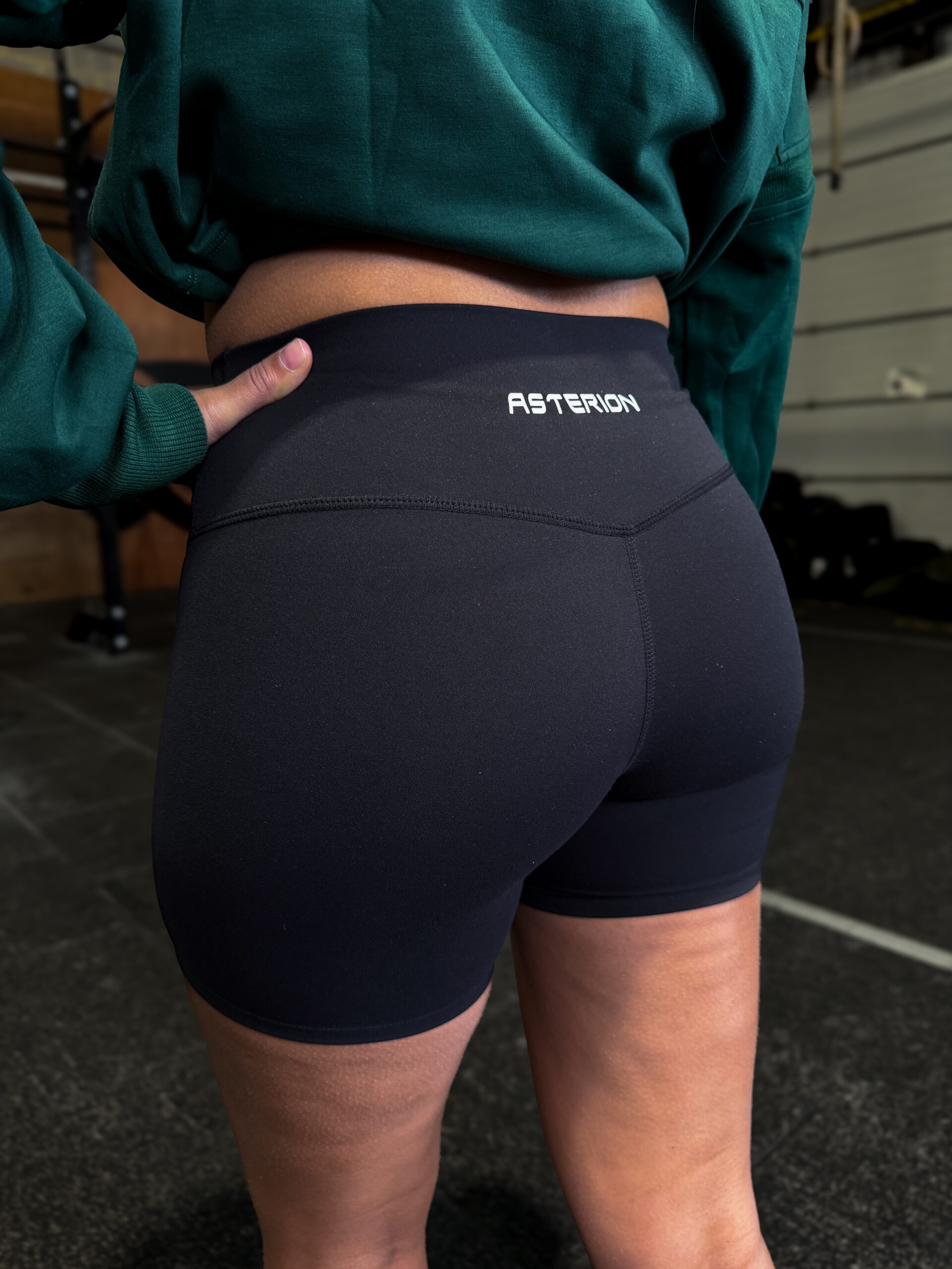 Short V "Midnight Black" – Image 2