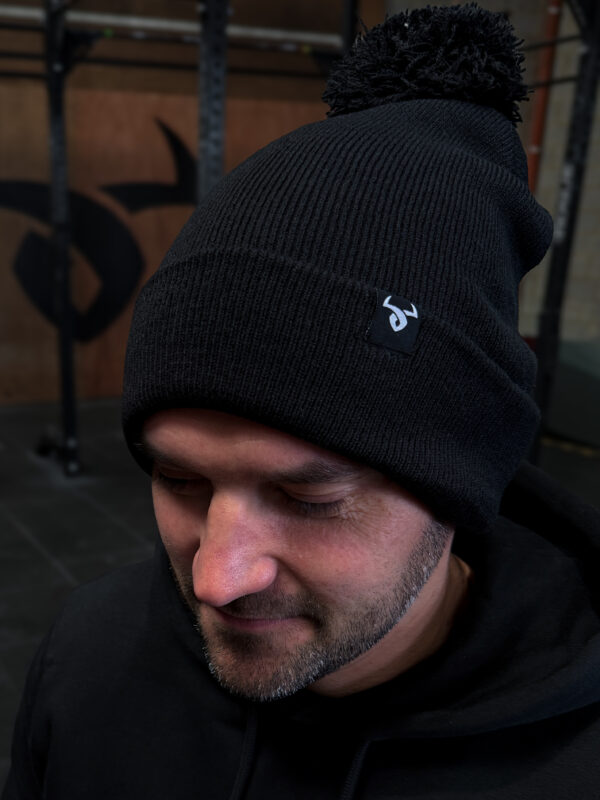 Performance Beanie "Jet Black" (Logo)